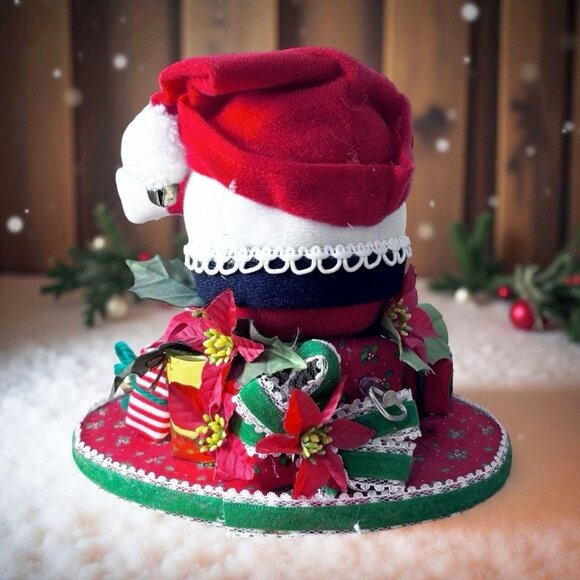 Musical Handcrafted Christmas Elf Doll Decoration Soft Sculpture - Picture 4 of 5